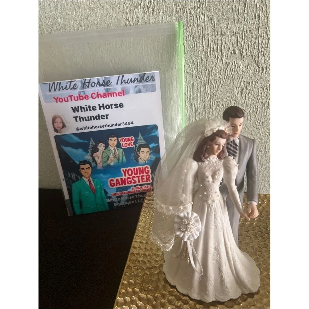 2250”6x10”Musical Classic Bridal Porcelain Decor- White Bride & Gray Groom